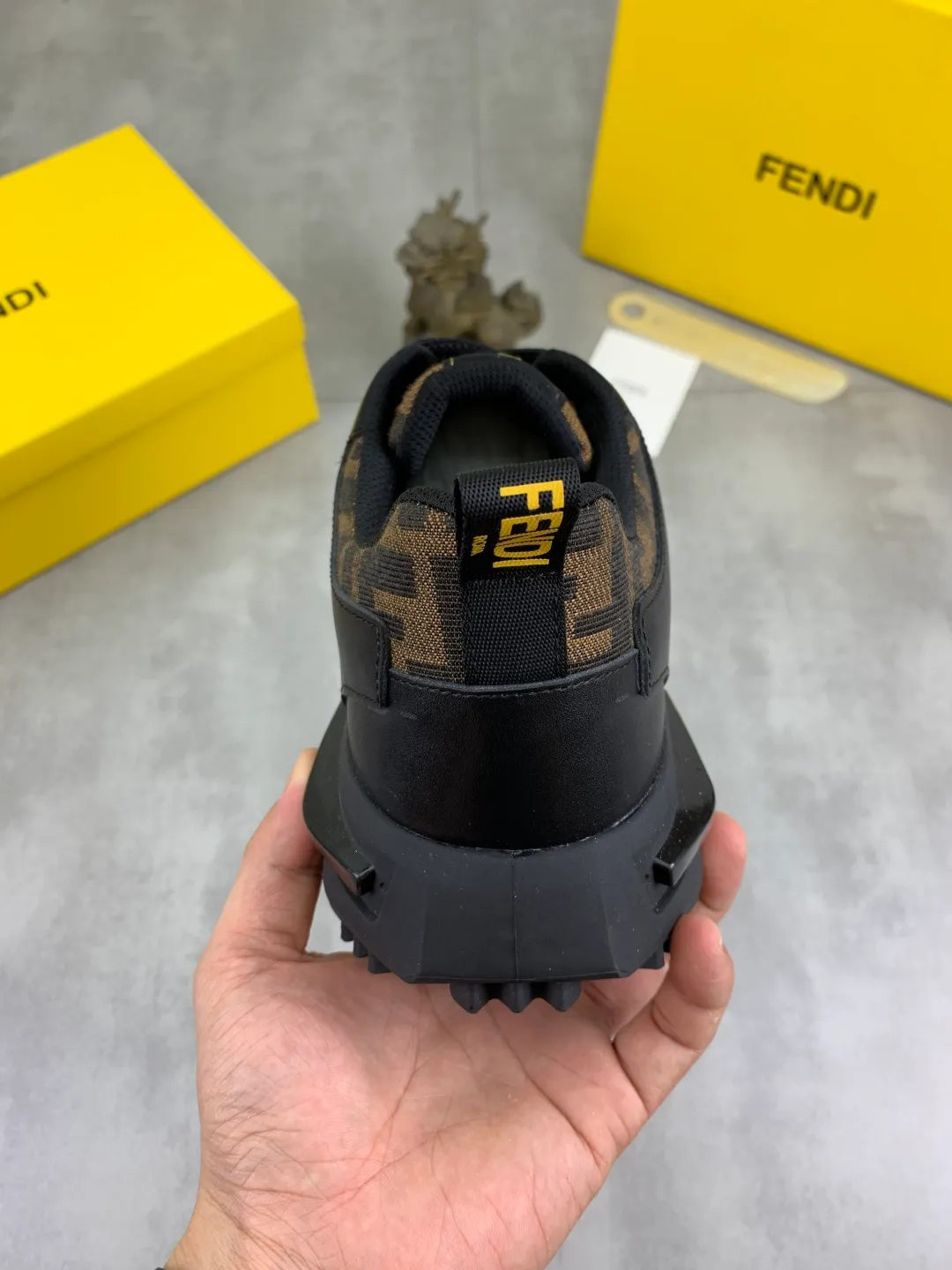 ​Men's shoes 💰P460 💰[New style] little monster 🆘 New FENDI (Fendi) new style 🕶️🕶️Simple routing effect, showing an elegant and cool driving shoe 🎬Using imported calfskin + first-layer pigskin lining🐂Excellent material🎬Detailed workmanship 🤗Comfortable foot feel➰➰. ​Pair it with any outfit to show your taste and temperament, low-key luxury ♻️Design ​simple and elegant ​noble and fashionable 🍃​Very loved and favored by trendy men 💓❤️size: 38-44 2️⃣colors available